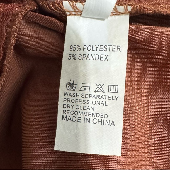 Women’s Velour &  Lace Sleeveless Plunging  V-Neck Open Back Top - Picture 6 of 6